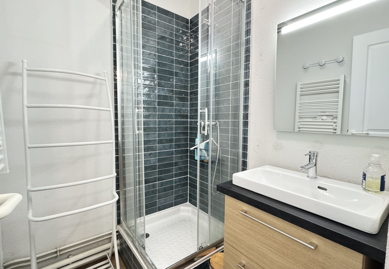 Appartement à Cauterets - Duplex 2 chambres 47m2 pour 6pers. Parking. Balcon 