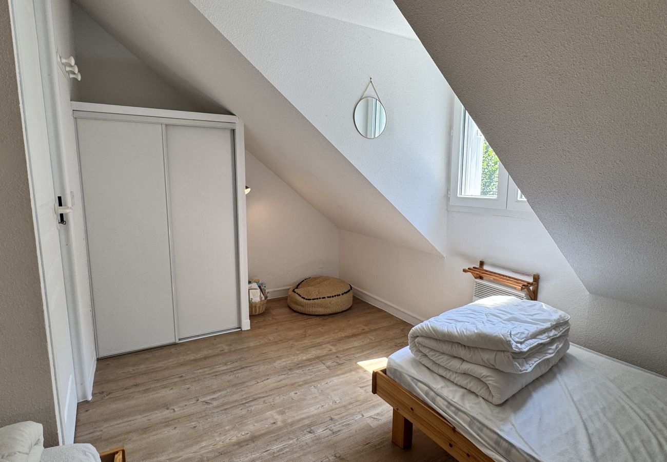 Appartement à Cauterets - Duplex 2 chambres 47m2 pour 6pers. Parking. Balcon 