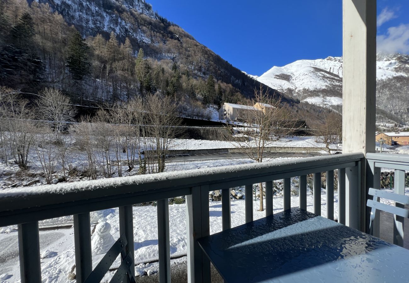 Appartement à Cauterets - T2 alcove confortable pour 4 à 5p. Balcon. Parking 