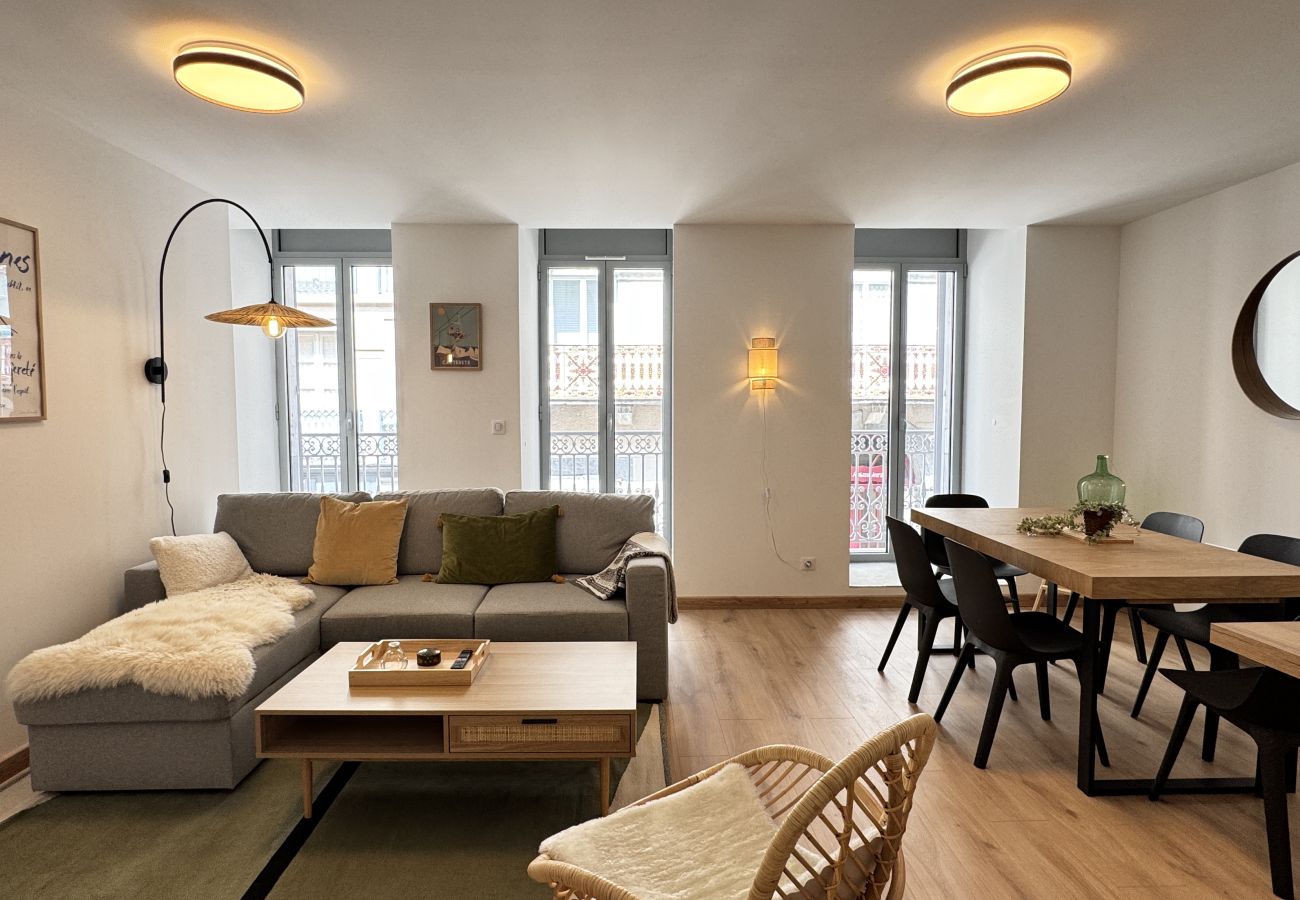Appartement à Cauterets - Plein centre. Bel apt 3pièces de 70m2 pour 6 pers.
