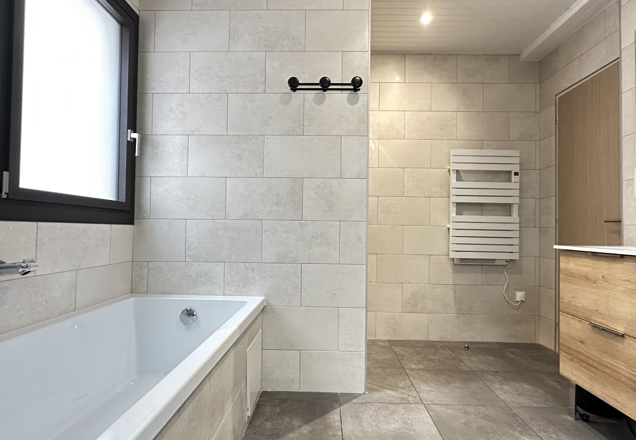 Maison à Cauterets - MAISON AVEC  JARDIN - 3 CHAMBRES - 8 PERSONNES