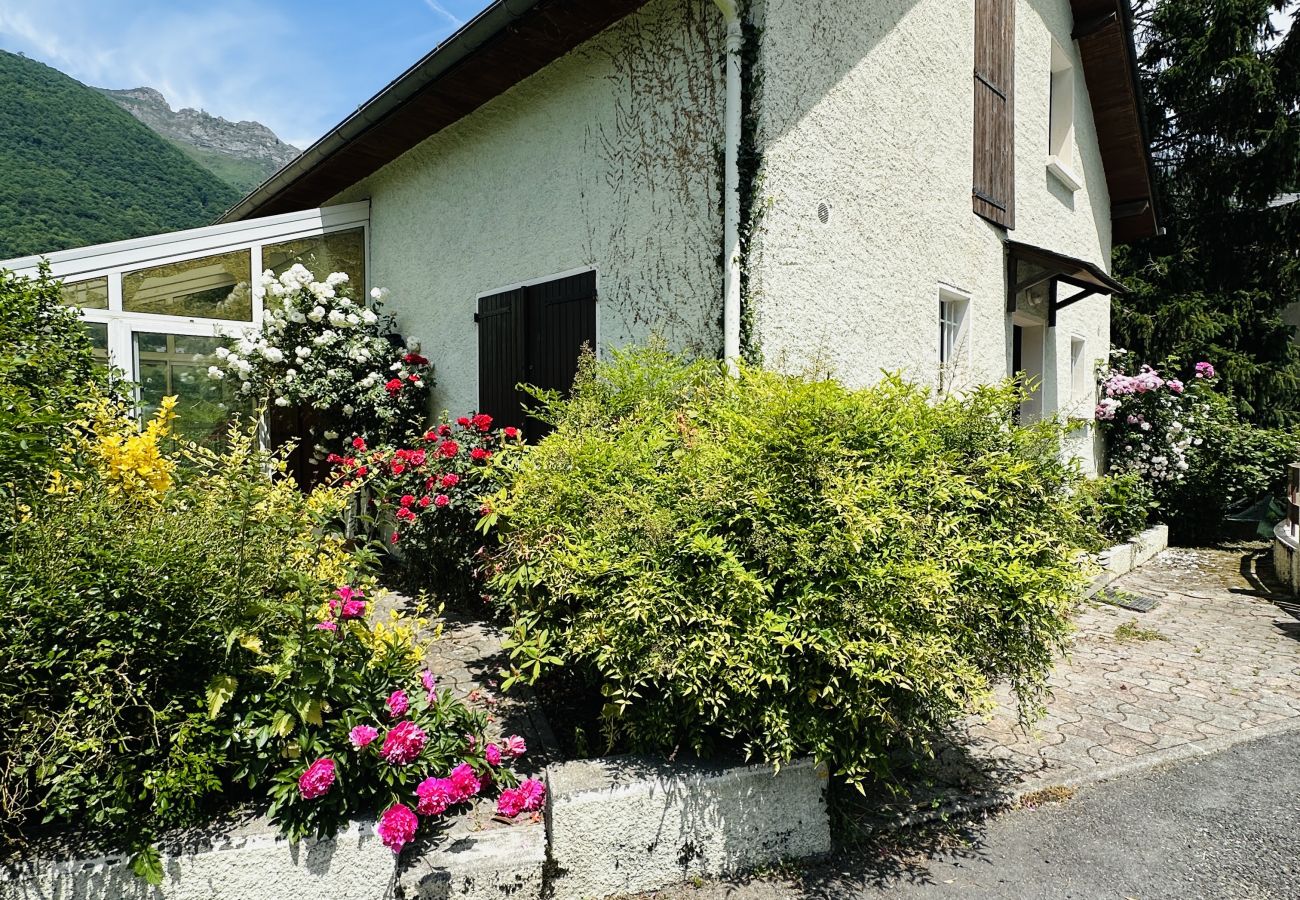 Maison à Cauterets - MAISON AVEC  JARDIN - 3 CHAMBRES - 8 PERSONNES