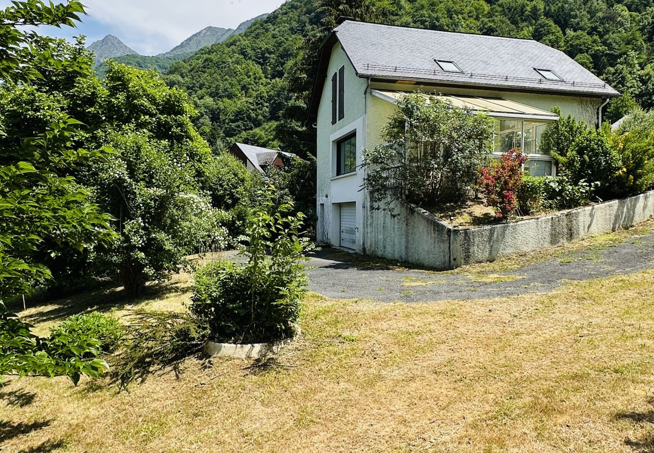 Maison à Cauterets - MAISON AVEC  JARDIN - 3 CHAMBRES - 8 PERSONNES