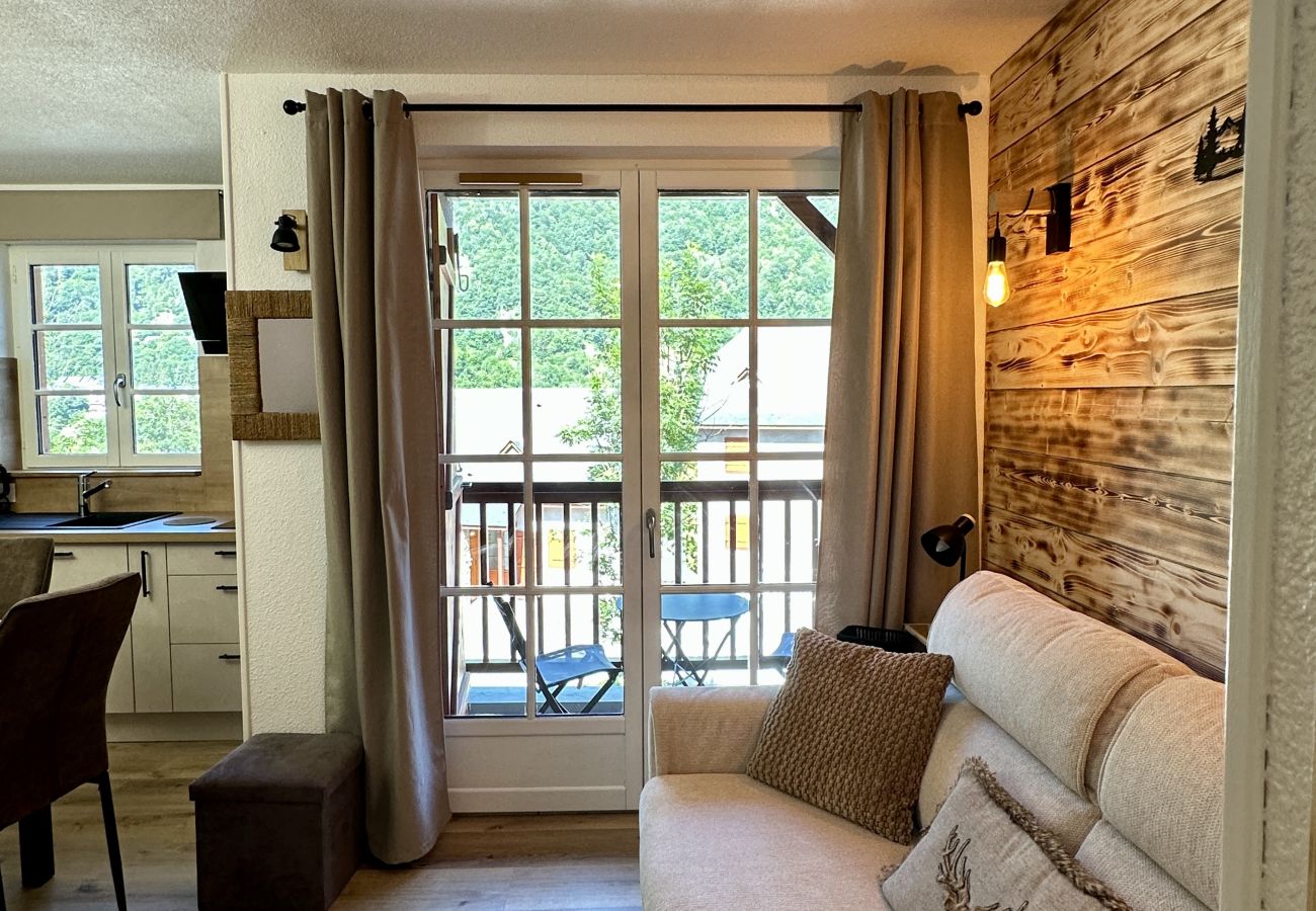 Studio à Cauterets - Studio-cabine 4 pers. Balcon. vue. Parking