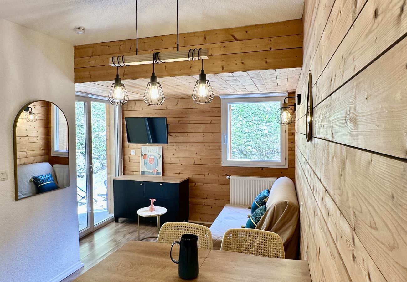 Appartement à Cauterets - T3 POUR 4P. PISCINE COMMUNE - JARDIN/TERRASSE - PARKING