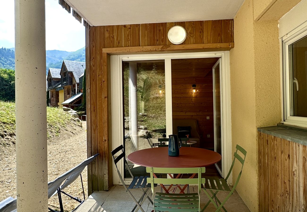 Appartement à Cauterets - T3 POUR 4P. PISCINE COMMUNE - JARDIN/TERRASSE - PARKING