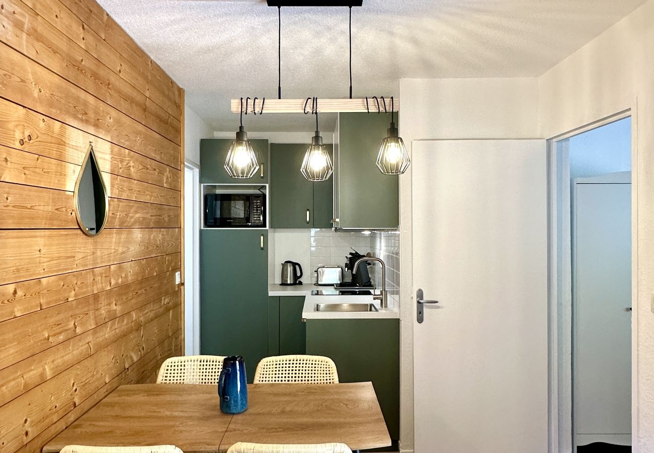 Appartement à Cauterets - T3 POUR 4P. PISCINE COMMUNE - JARDIN/TERRASSE - PARKING