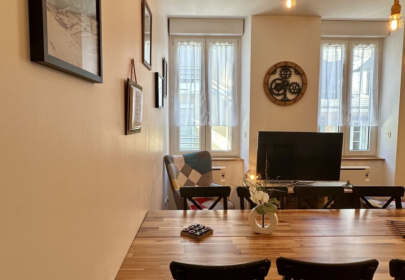 Appartement à Cauterets - Au pied du télécabine, Joli T3 48m2 avec terrasse. 
